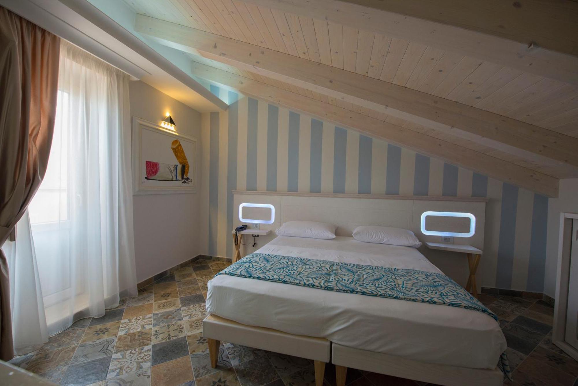 Residenza Donna Giovanna تروبيا الغرفة الصورة